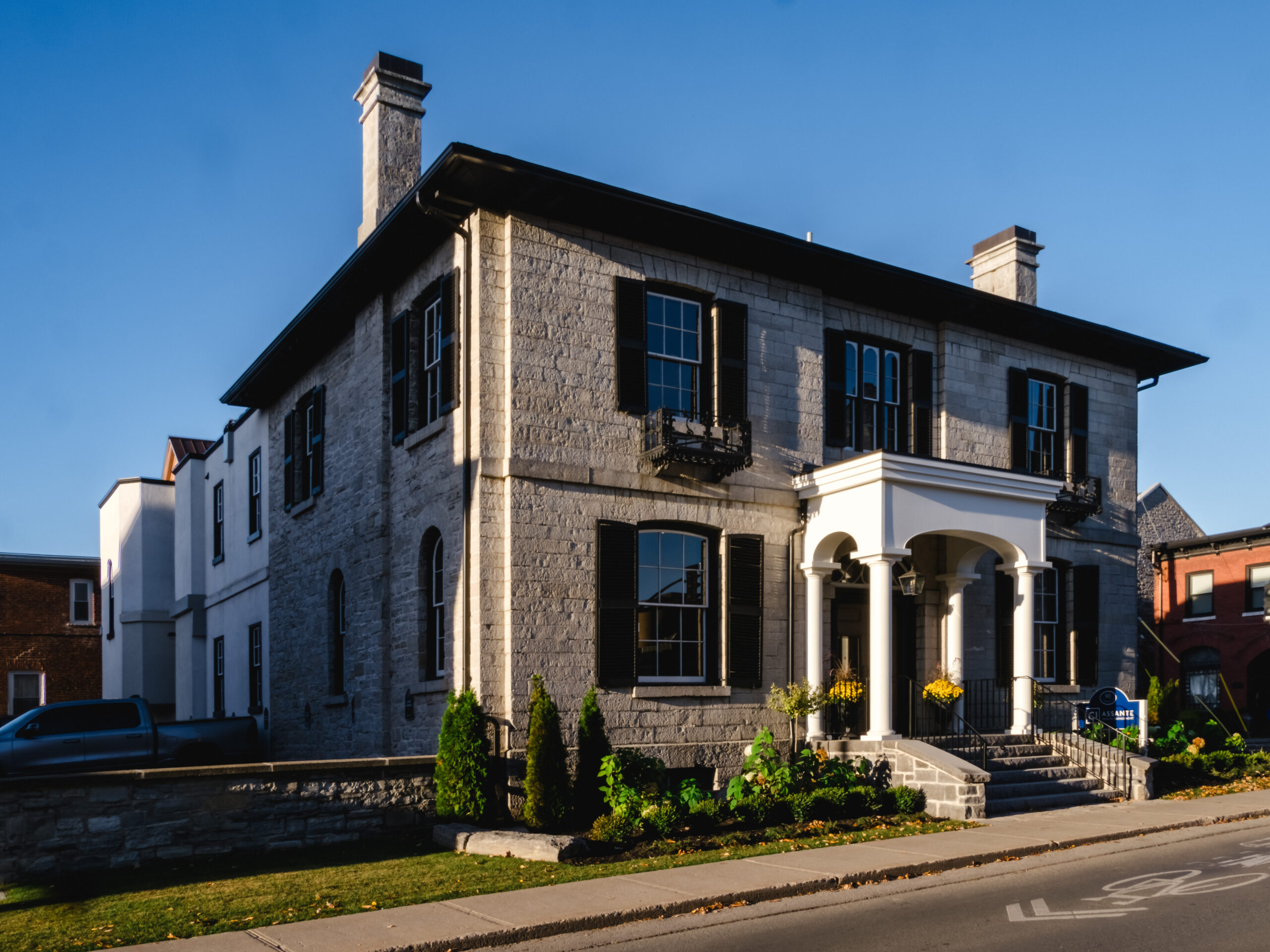 New portico addition on historic commercial office – Assante Wealth Management
